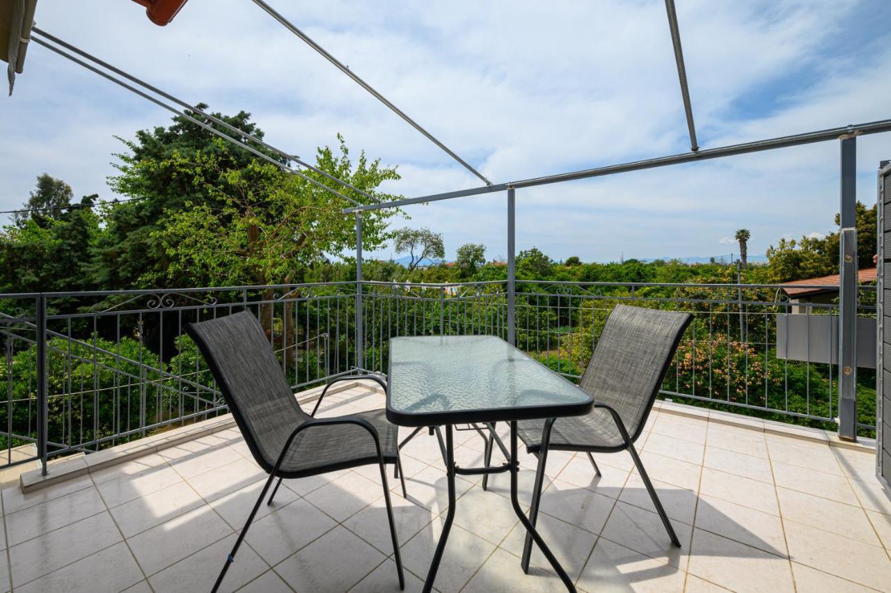 Planet Seaside Apartments Kalamata Exterior photo
