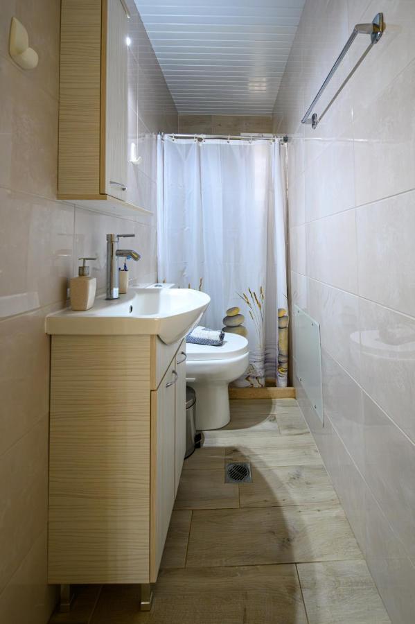 Planet Seaside Apartments Kalamata Exterior photo